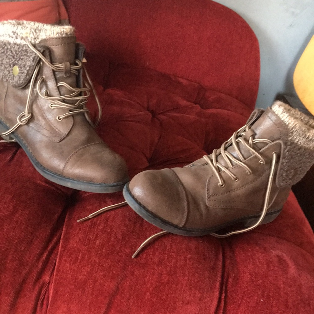 Women’s White Mountain warm dress boots  size 8.5
